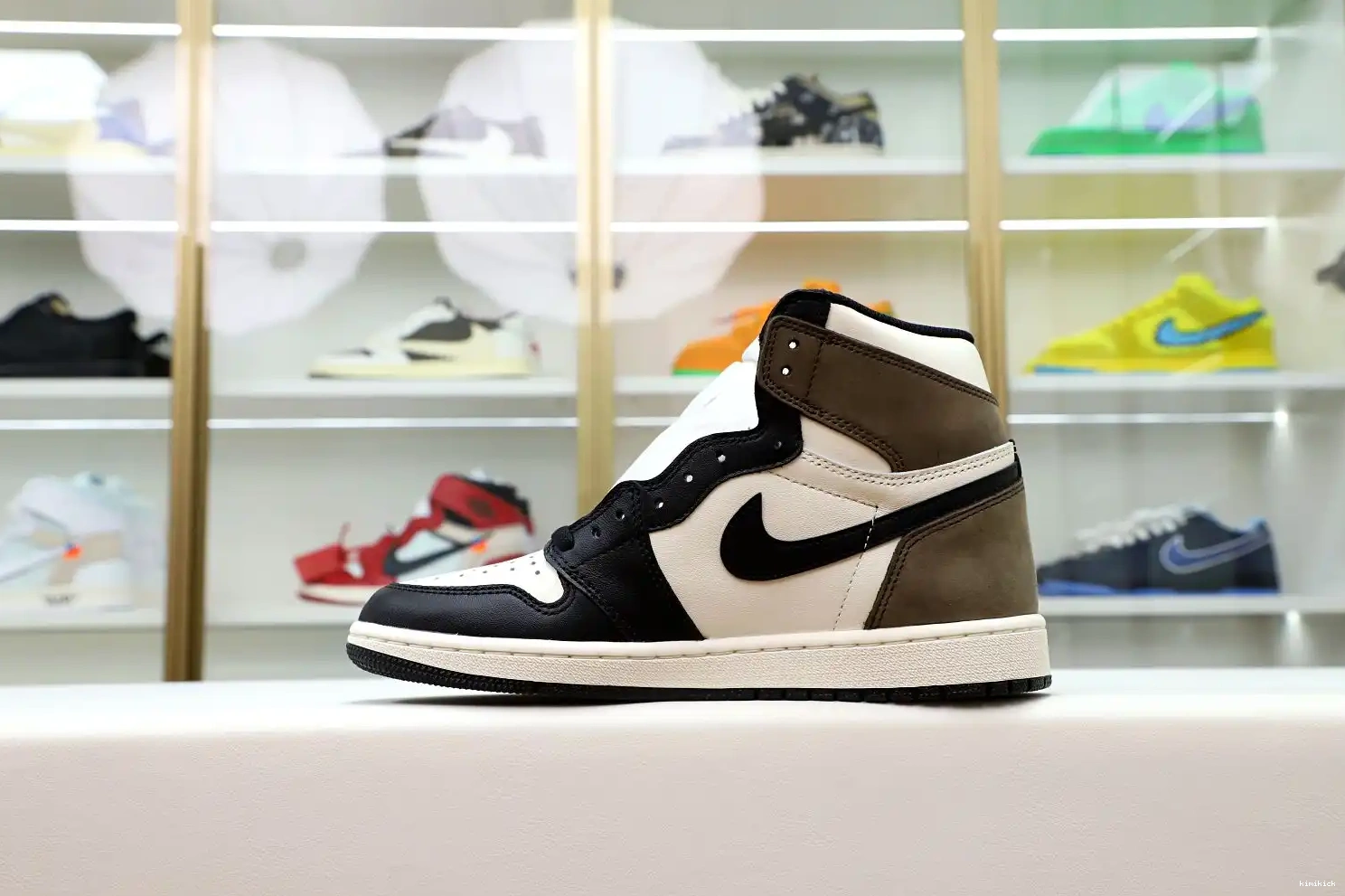 1 HIGH JORDAN 'DARK RETRO AIR MOCHA' OG Kimikick 0504